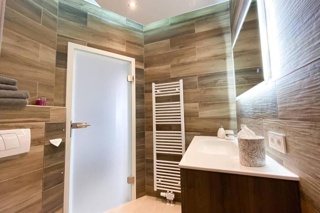 Apartment Luxus-apartment In Mit Privat-parkplatz *